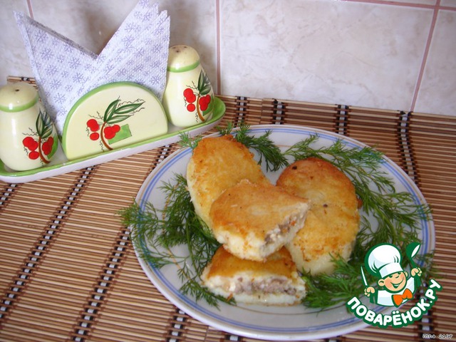 Potato zrazy with liver and cheese