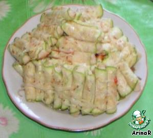 Rolls of zucchini with chicken