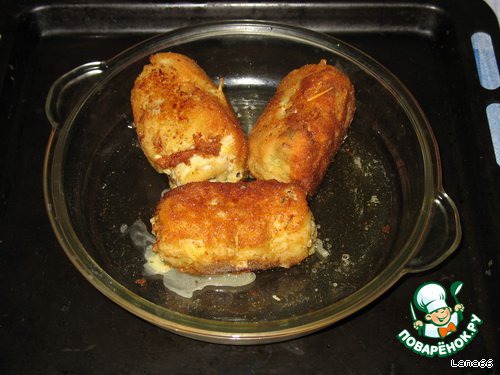 Fish rolls stuffed with cheese-mushroom stuffing