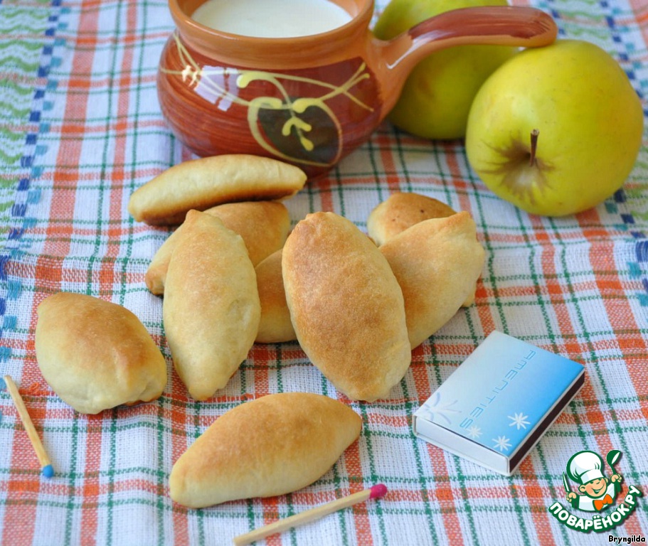 Mini pies with salmon 