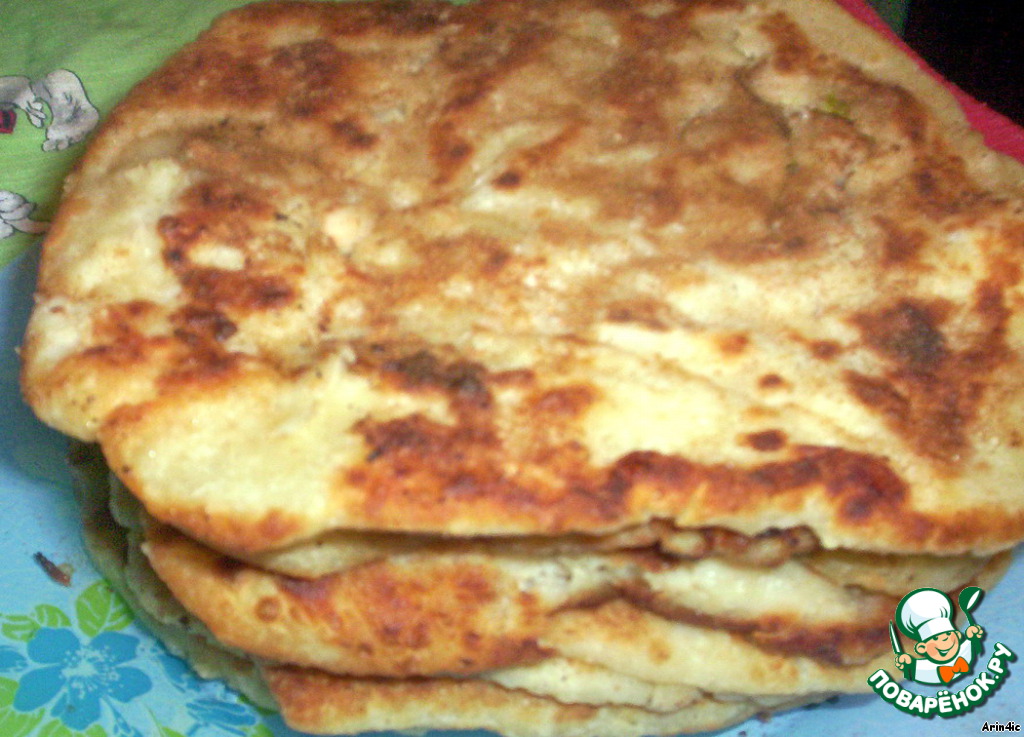 Custard traditional pies with beans