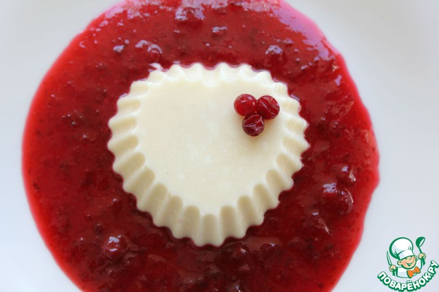 Vanilla hearts with sauce