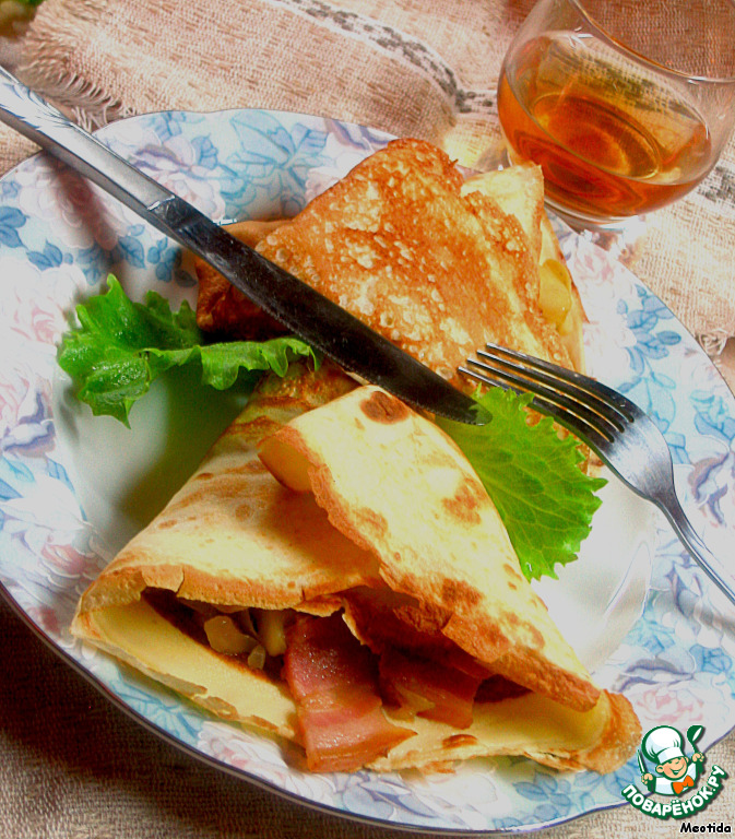 Thick pancake with pork and apples