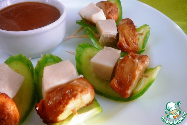 Salad appetizer with sauce 