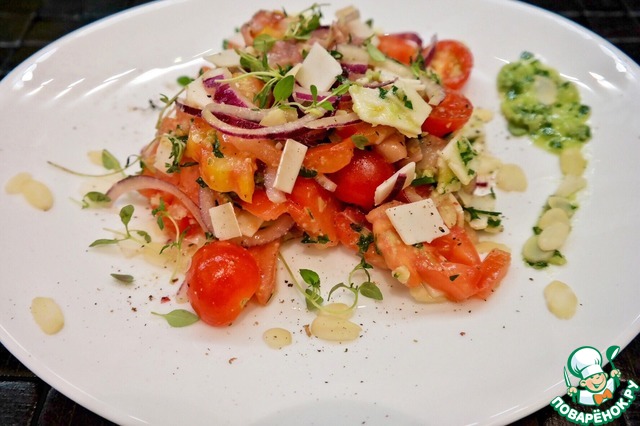 Spanish salad with tomatoes