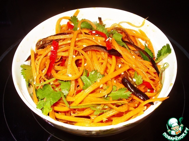 Spicy carrot salad with eggplant