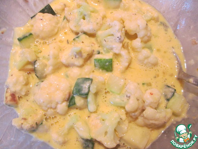 Casserole of cauliflower and zucchini