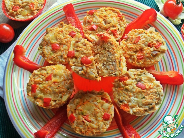 Eateries muffins with chicken and rice