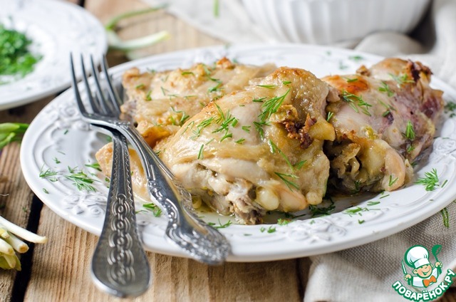 Chicken in yogurt with garlic in a slow cooker