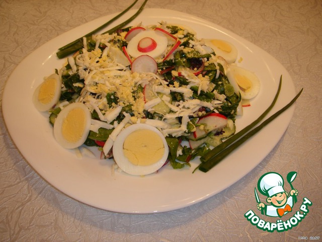 Spring radish salad with spinach