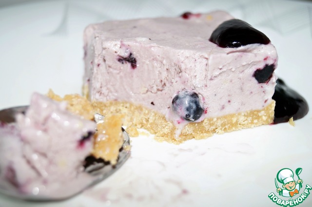 Blueberry ice cream cake