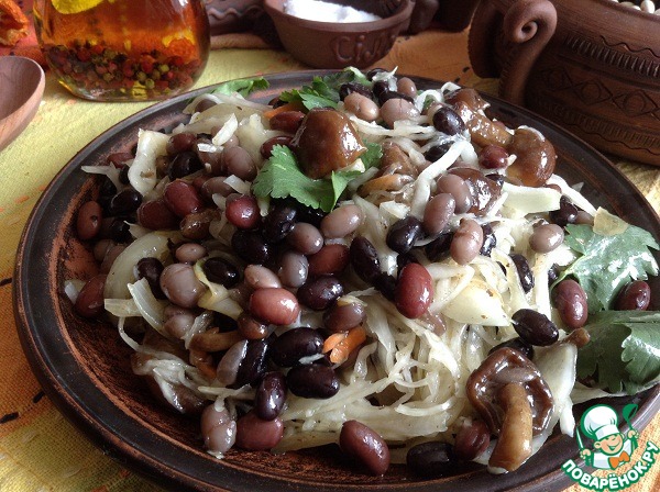 The salad-appetizer of beans with cabbage and mushrooms