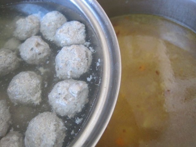 Mushroom soup with meatballs and bulgur