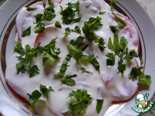 A light snack with tomatoes