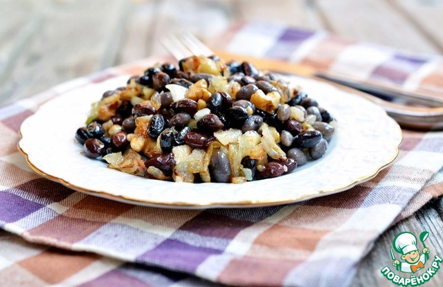 Bean salad with walnuts