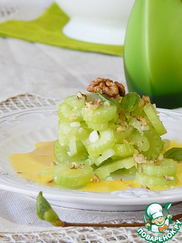 Salad of marinated celery