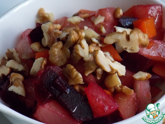 Beet salad with pineapple