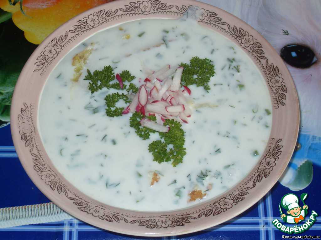 Cold soup with zucchini