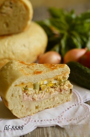 Деревенский хлеб с начинкой