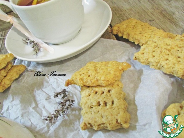 Cracker with honey and walnuts