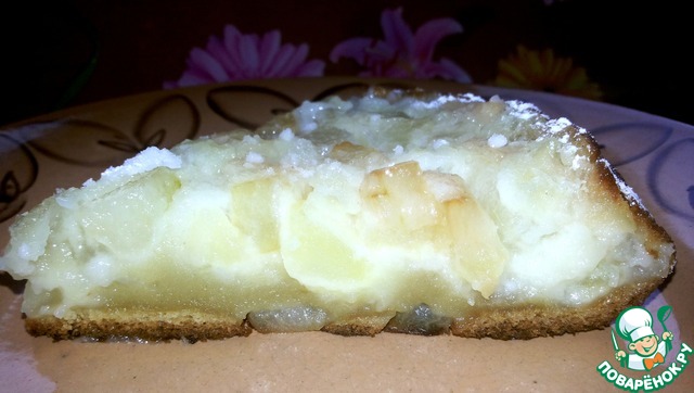 Apple pie with sour cream in multivarka