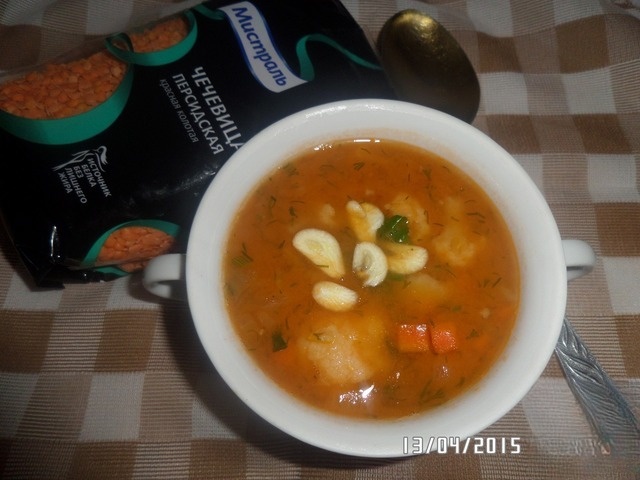 Soup with red lentils and vegetables