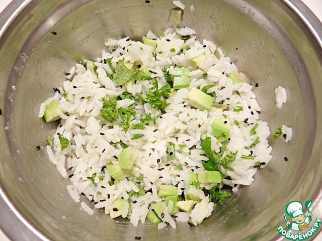 Rice salad with avocado, black sesame and Melissa