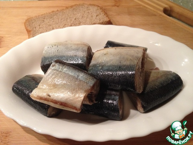 Saury herring in spicy marinade
