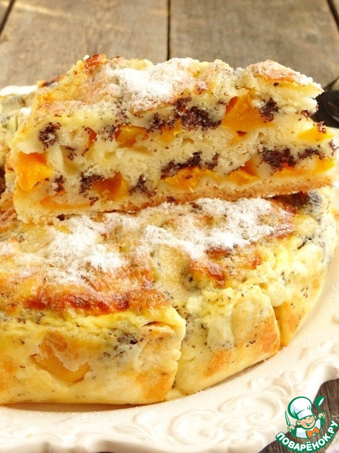 Manne cake with peaches and poppy seeds