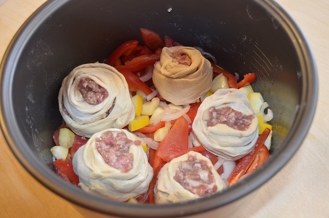 Manta rays on vegetables in slow cooker