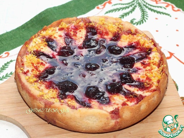 Filler pie with plums in a slow cooker