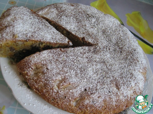 Cake with carrots and walnuts