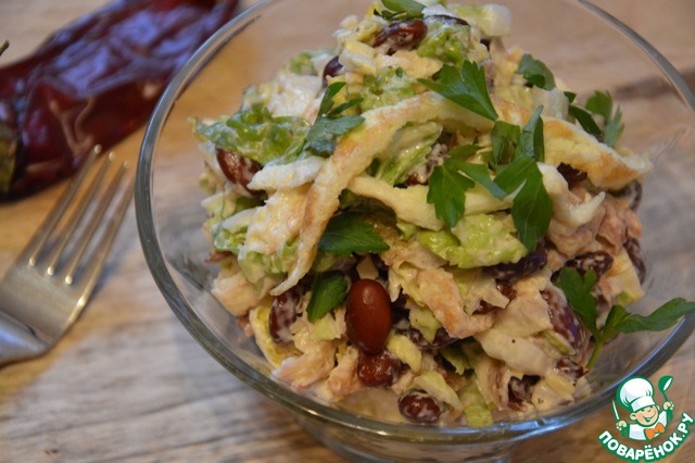 Salad with beans and Chinese cabbage