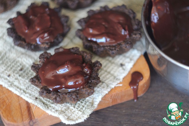 Chocolate cherry tartlets