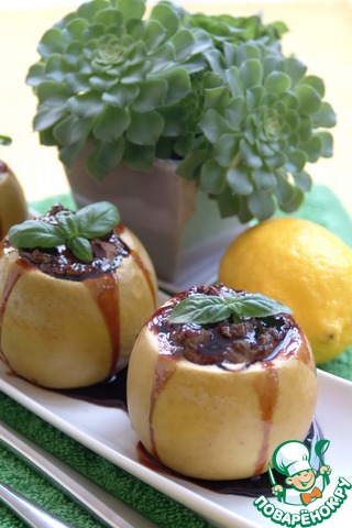 Apples with chicken liver pate and BlackBerry
