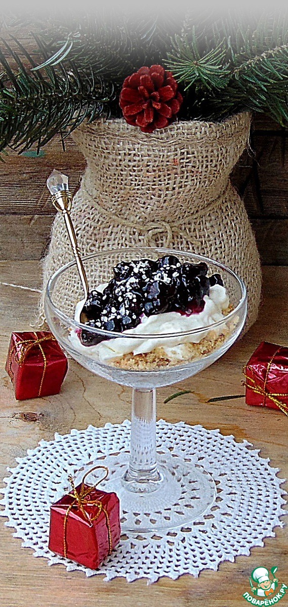 Cheesecake with currant sauce without baking