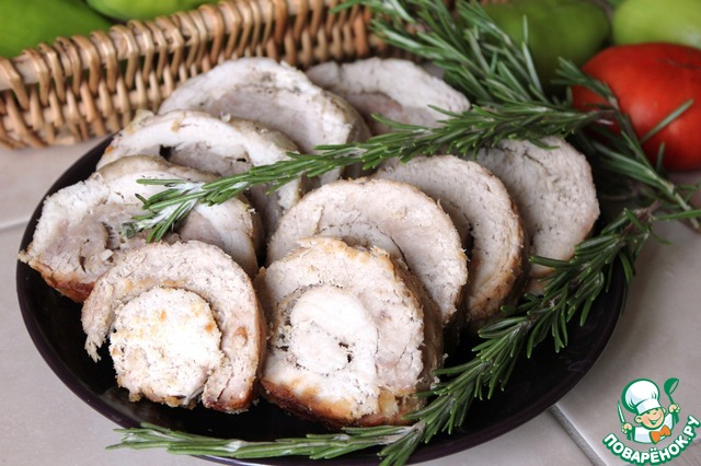 Chicken roll with pork and rosemary