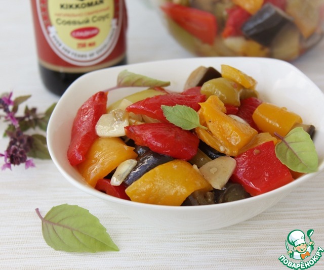 Salad of roasted peppers with eggplant