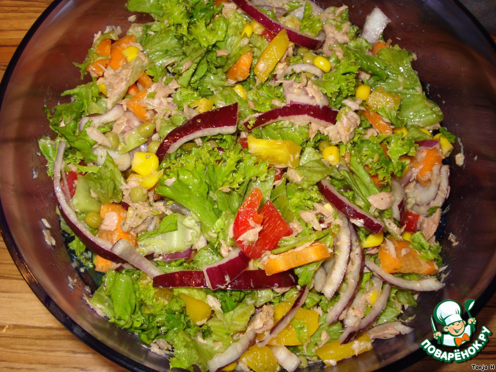 Summer salad with tuna