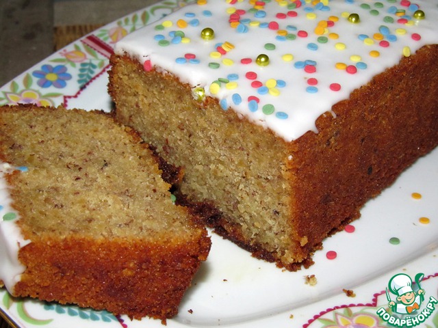 Honey cake with hazelnuts