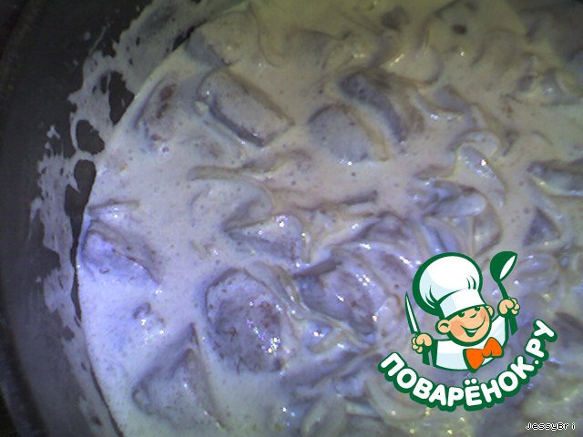 Pechenocna in sour cream