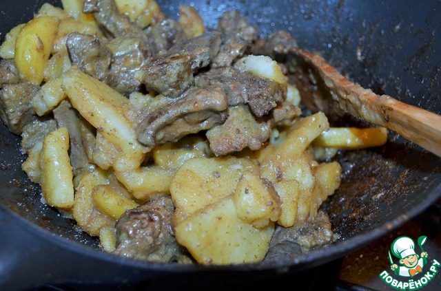 Liver with potato wedges