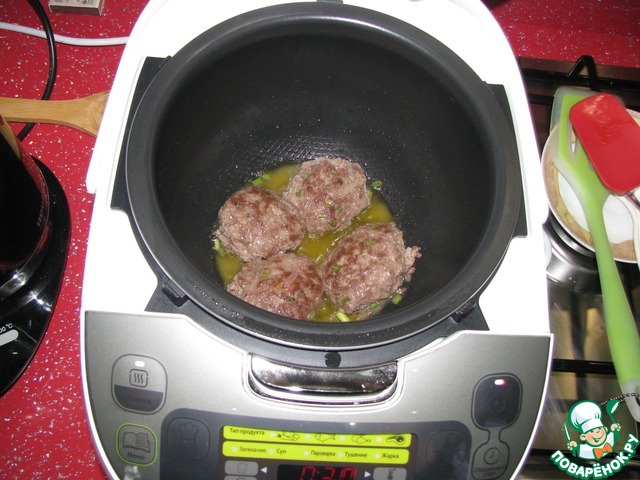 The meatballs of minced beef