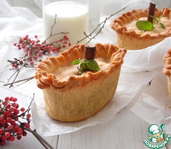 Pies with minced meat and sauerkraut