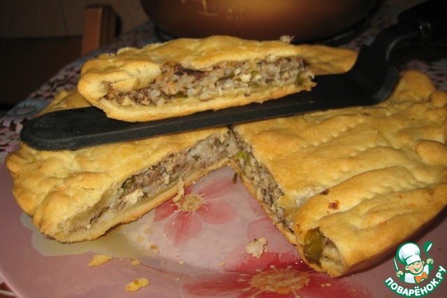 Cake of quick puff pastry with fish