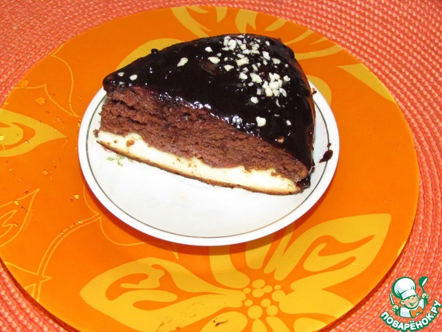 Chocolate cake with delicate cheesecake bottom