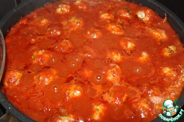Meatballs in Italian style
