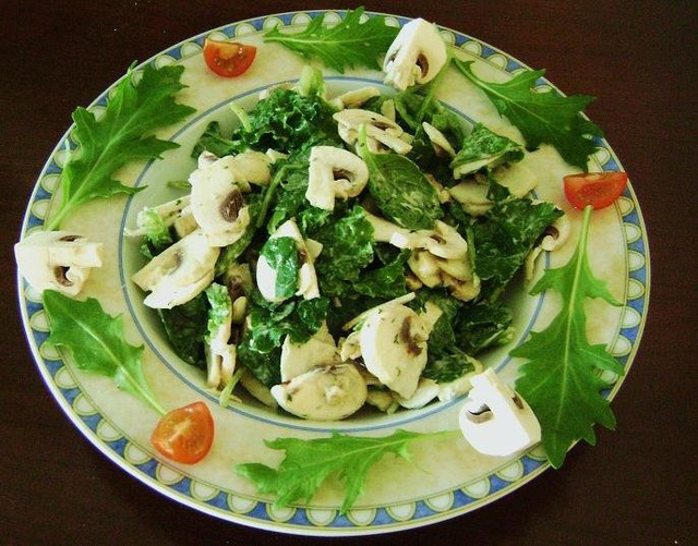 Salad of fresh mushrooms 