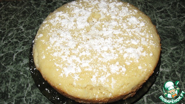 Cake on the condensed milk in a slow cooker