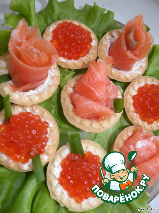 Baskets with fish or red caviar